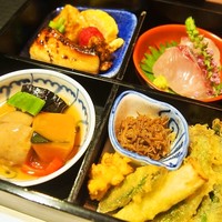 北新地 湯木 - 松花堂