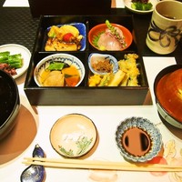北新地 湯木 - 松花堂