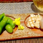 Sushi Dainingu Ogura - 先付け 枝豆と蛸の柔らか煮