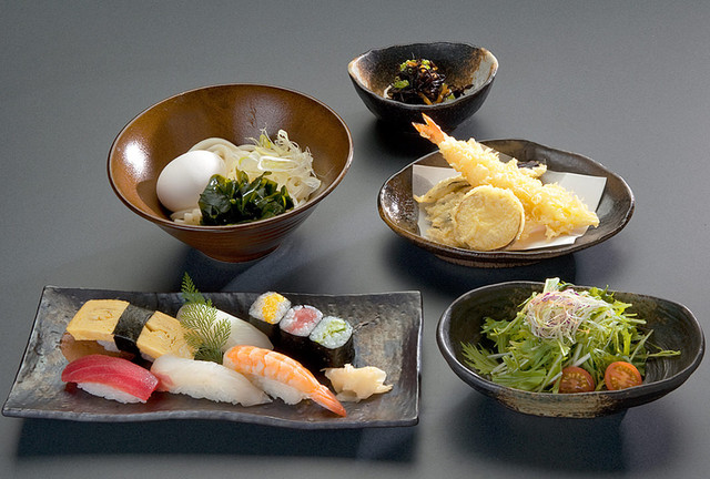 ランチメニュー 与八 本厚木 魚介料理 海鮮料理 食べログ