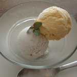 クリヤム - バニラカスタードとココナッツのアイス