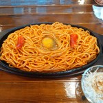 マハロ - 鉄板ナポリタン大盛り800円