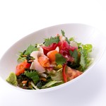 Toride - たっぷり１２種類野菜入り本日の海鮮サラダ