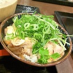 丸亀製麺 - ネギ乗せすぎた親子丼