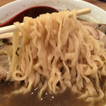 麺や 七彩 - 喜多方肉そば（煮干し）の麺