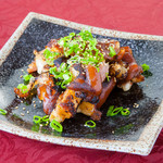 Omoni Bettei Matsuyama Karubi - 炙り豚足
