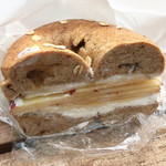 TANUKI APPETIZING - リコッタチーズリンゴハチミツ 380円