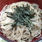 伊豆家 - 冷ぶっかけそばのアップ。