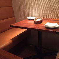  ラ･ベットラ･ダ･オチアイ イケブクロ - 店内は高級感はありませんがシックで、カジュアル感もあります。
