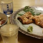 一福食堂 - 右は白焼き、左手に少し見えるのが蛸酢です