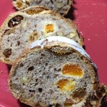 ル・グルニエ・ア・パン - アルデショア（胡桃、レーズン、杏）