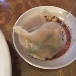 Dew Drop Inn - プルプル水餃子
            酢強制投入