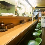 あずま食堂  - 店内（カウンター席）