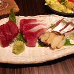 おまかせサービスお刺身４点盛980円（今日のは盛りが好いです）