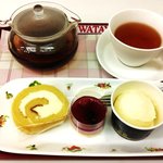 Kitanowatayuki - お好きなケーキ2種類＋バニラジェラートに、なんと温かいコーヒーor紅茶のお代わり自由のセット。午後の休憩にオススメです☆　700円