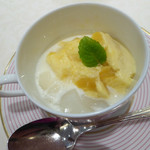 トゥーランドット - 杏仁豆腐にマンゴー