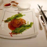 ヘイフンテラス - オーストラリア産鮑のプレミアムオイスターソース煮込み 青菜を添えて