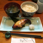 活魚料理ととや - 銀だら西京焼き定食  (ご飯、味噌汁、茶碗蒸し、小鉢付き)1080円