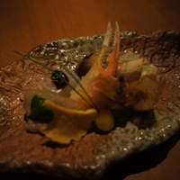 山城屋庄蔵 - 吹寄せ、蒟蒻田楽、蟹爪唐揚げ　酢橘を搾って、トントロ　春菊と蟹味噌のソースを掛けて、エリンギの寿司　生ハムの帯で、松葉銀杏、イチョウ芋、海老兜唐揚げ