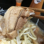 自家製太麺 ドカ盛 マッチョ - チャーシュー