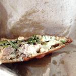 Maxwell Road Hawker Centre - ２　牡蠣ケーキ断面