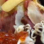 寿司処 博 - Jul, 2016　ひっくりかえしたら、右から鱸そに下に赤身、漬け、鱸、赤身。手前は新烏賊下足。