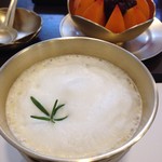 놋그릇 가지런히 - 