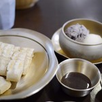 놋그릇 가지런히 - 