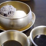 놋그릇 가지런히 - 