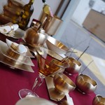 놋그릇 가지런히 - 