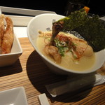 JENGA - 鶏白と鶏皮餃子1000円