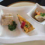 セルフィーユ - 前菜　チキンパテ　鯖のマリネ　スパニッシュオムレツ