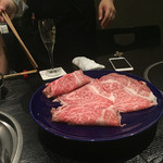 代々木 今半 - ちぎれるので丸めてしゃぶしゃぶ♪