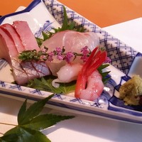 まほろば - 造り：盛り合わせ(カンパチ､鯛､甘エビ)