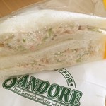 Sandore - お持ち帰り紙袋とサンドイッチ