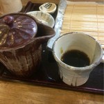 蕎麦切り　こばやし - 蕎麦湯(左)と、蕎麦つゆ(右)