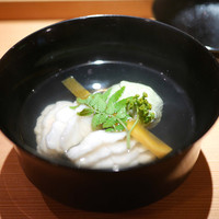 祇園 にしかわ - 「椀物」鮎魚女、蓬真薯、花山椒付き木の芽