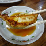 餃子の王将 - ☆餃子はタレにちょんちょんとつけてパクリ（＾ｕ＾）☆