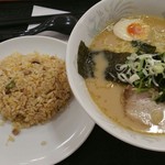 Fukutai Chuubou - 豚骨ラーメン＋半チャーハンセット