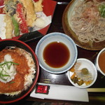 めん房つるつる - 天ぷら＆おろし蕎麦＆醤油カツ丼と、てんこ盛りで～す。