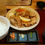 ご飯屋 - 山賊焼き定食。