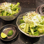 焼肉 いのうえ - いのうえサラダ（二人分に取り分け済み）