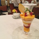 資生堂パーラー - 沖縄県 八重山諸島産 アップルマンゴーのパフェ