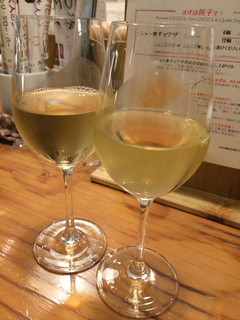 スタンドシャン食 Osaka北新地 Champagne & GYOZA BAR - カンパイ！