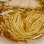 ロックンビリーS1 - 「やわらかめ」で提供されるストレート細麺。上質で繊細なスープと相性いいと思います！