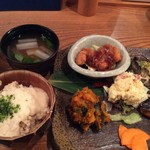 SOHSOH JR松山駅前店 - デラックス定食