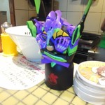 パイナップルラーメン屋さん　パパパパパイン - テーブルにはこんなものも。