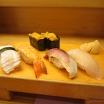 味処 大丸 - 少し握って貰いました。蛸・海老・〆鯖・ヒラス・雲丹