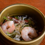 別館山田 - お通しの、海老とビーフンの酢の物