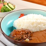 Ishiyaki Ando Wain Iwata - 和牛ハンバーグと牛筋カレーのコラボ